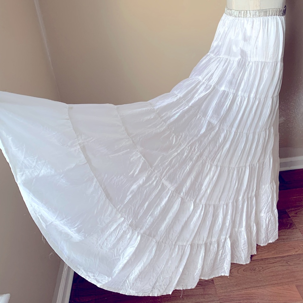 Twelfth Street by Cynthia Vincent White Tiered A-Line Long Maxi Skirt S